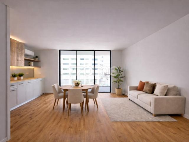 Apartamento T0 com varanda em Vila Nova de Gaia