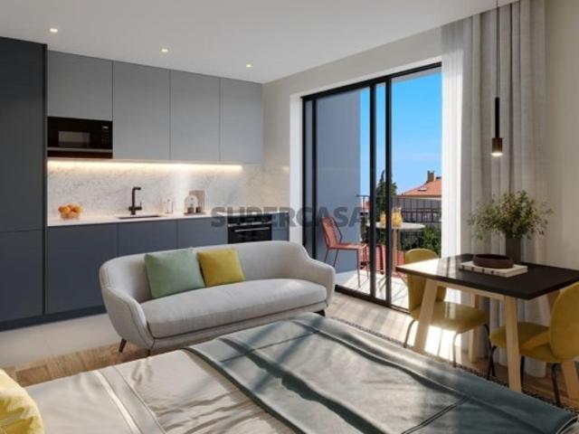 Apartamento T0 com varanda em novo empreendimento em Carcavelos