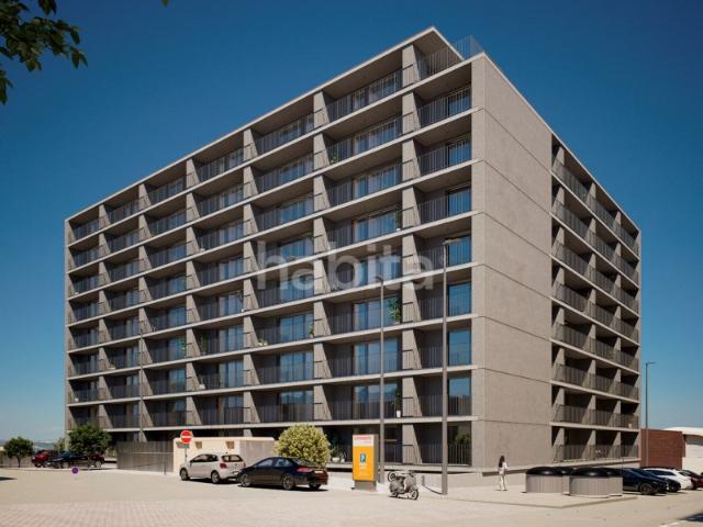 Apartamento T0 com Varanda, Garagem e Metro à porta Vila Nova de Gaia