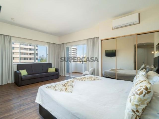Apartamento T0 com vista mar a 300 m da praia no Alvor