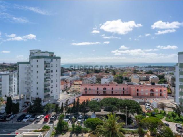 Apartamento T0 com vista sobre o mar em Cascais
