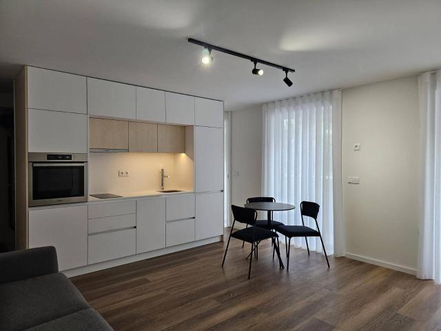 Apartamento T0 como Novo, a 2 passos do El Corte Inglês, Vila Nova de Gaia
