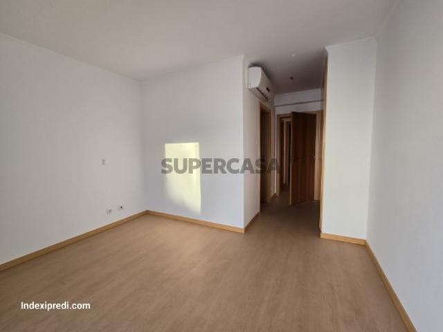 Apartamento T0 C/lugar de garagem de excelentes acabamentos