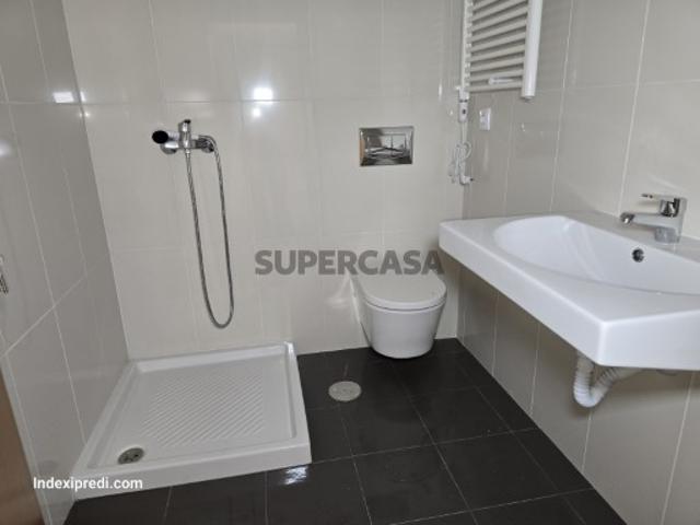Apartamento T0 C/lugar de garagem de excelentes acabamentos