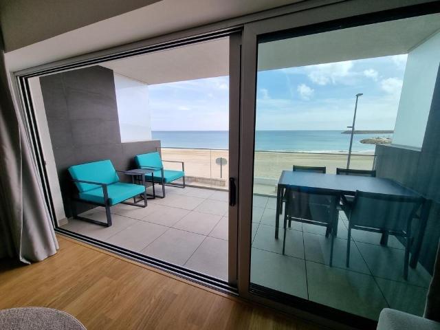 Apartamento T0 Duplex a Estrear, 1ªlinha da praia de Sesimbra