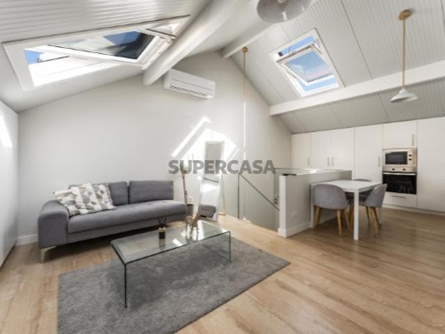 Apartamento T0 em Misericórdia