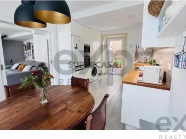 Apartamento T3 em Nossa Senhora do Pópulo, Coto e São Gregório