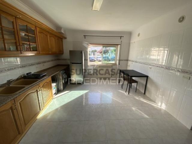 Apartamento T0 em Seixal