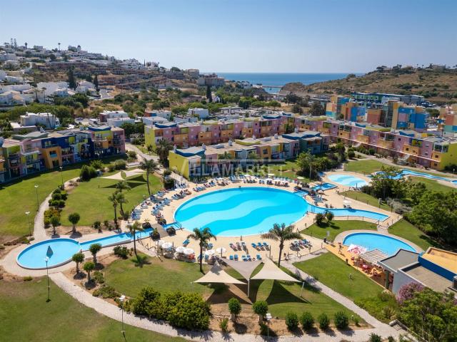 Apartamento T0 inserido no Rés do Chão do complexo turístico. 72m² Albufeira e Olhos de Água