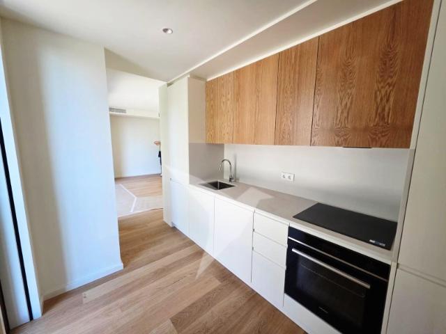 Apartamento T0 Luminoso Junto ao Arrábida Shopping