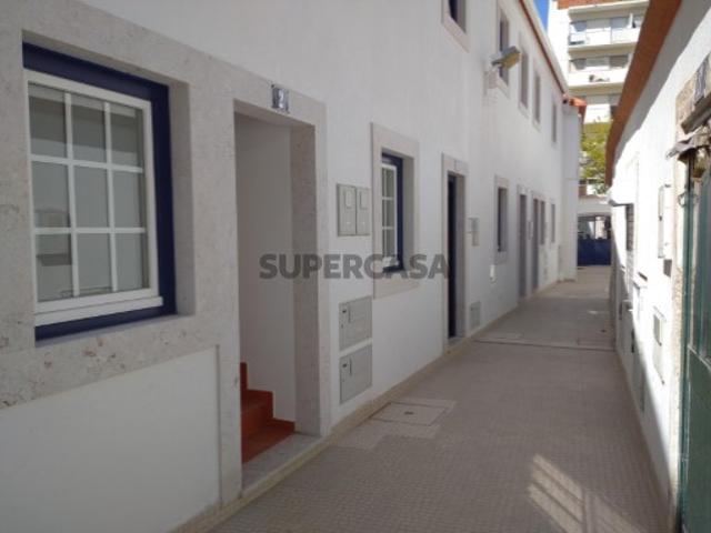 APARTAMENTO T0 NA RUA POSSIDÓNIO DA SILVA
