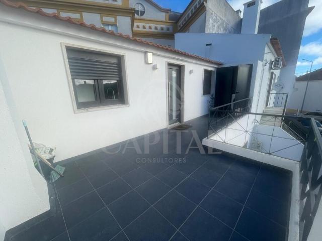 Apartamento T0 no centro de Samora Correia