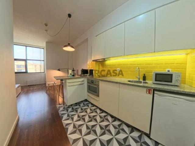 Apartamento T0 Renovado, Mobilado e Equipado Avenida da Boavista, Porto
