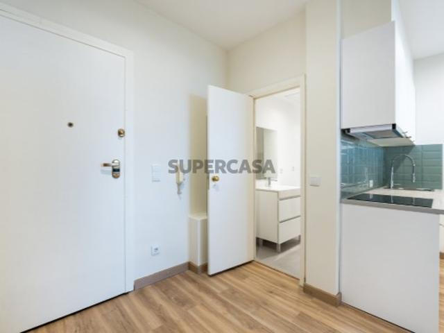 Apartamento T0 reabilitado no centro de Matosinhos