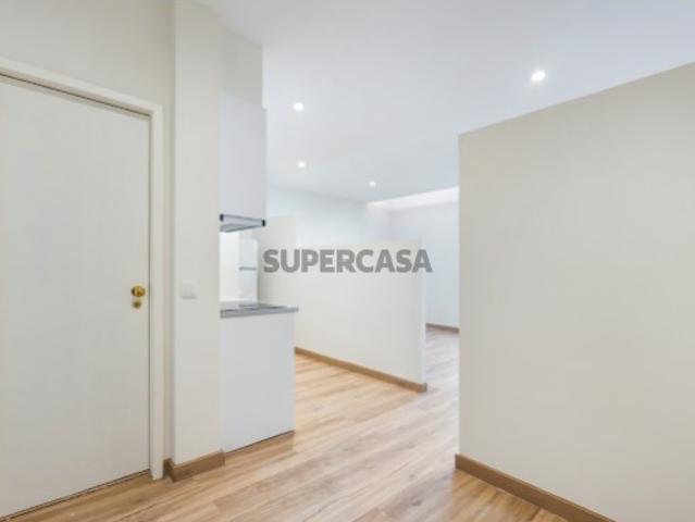 Apartamento T0 reabilitado no centro de Matosinhos