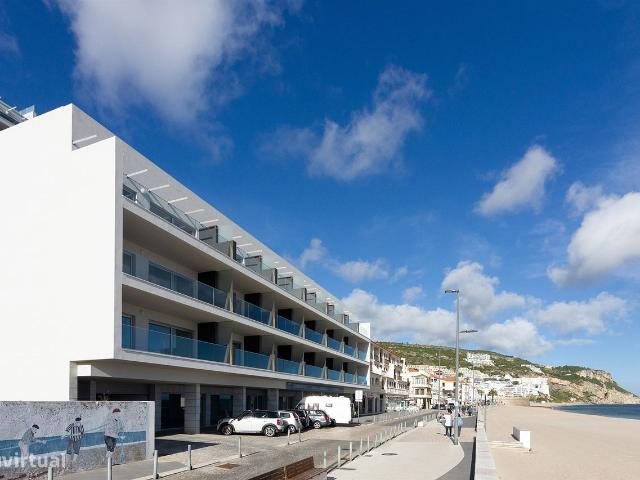 Apartamento T0 Solrio em Primeira Linha de Mar em Sesimbra