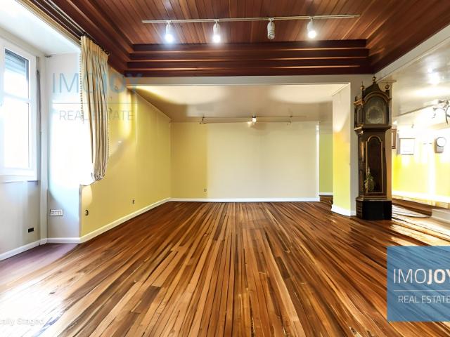 Apartamento T10 Transformado em T6 no Areeiro, Lisboa