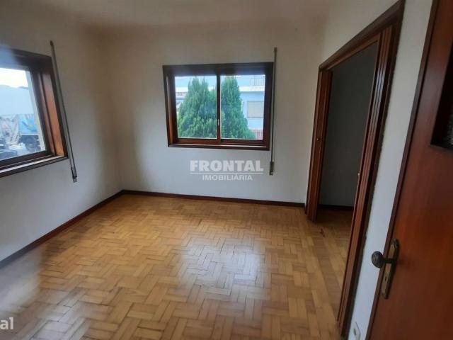 Apartamento T1+1 com Ampla Garagem em Gondomar