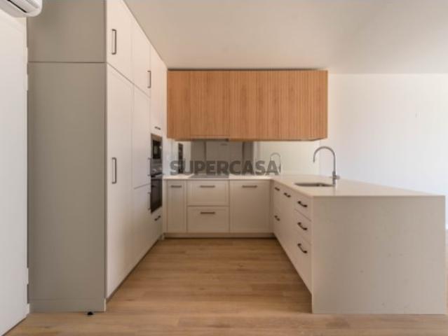 Apartamento T1+1 com divisão adicional, varanda e garagem | KORI Douro