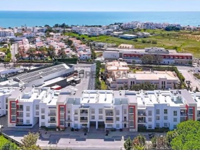 Apartamento T1+1 com Lugar de Garagem em Olhos de Água A poucos minutos da Praia