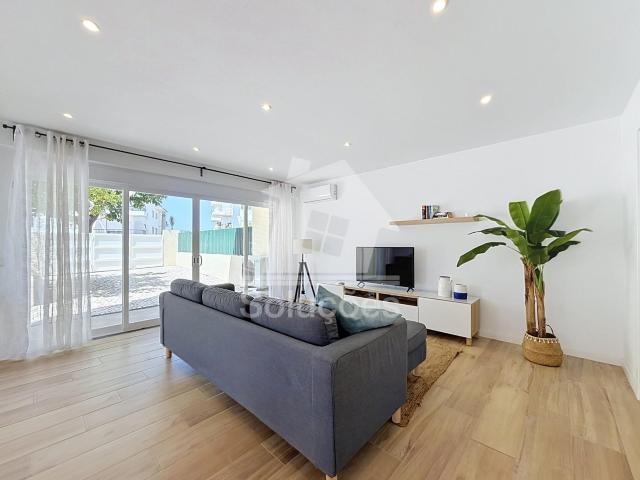 Apartamento T1+1 com quintal, barbecue e lugar de garagem em Alvor