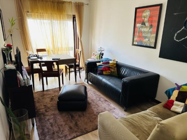Apartamento T1+1, com terraço acolhedor, em localização central no Porto