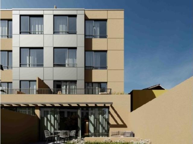 Apartamento T1+1 com terraço e jardim em Custóias