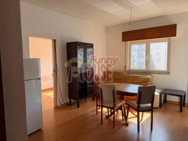 Apartamento T1+1 com Varanda