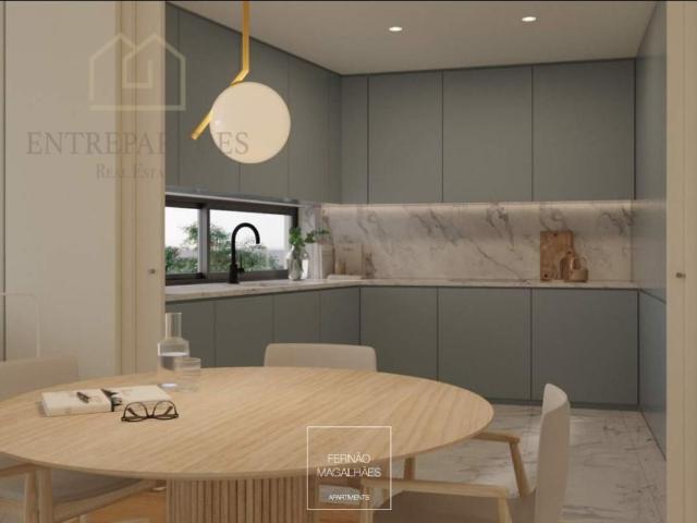 Apartamento T1+1 com varanda e garagem para para comprar à p. 63m² Paranhos