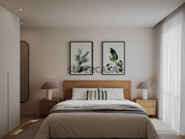 Apartamento T1+1 com varanda e lugar de garagem, Paranhos