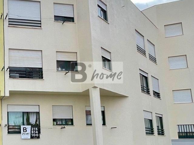 Apartamento T1+1 Charneca de Caparica