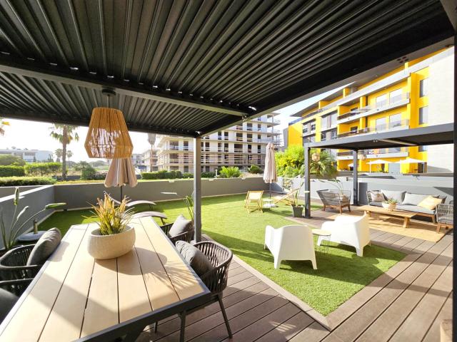 Apartamento T1+1 a 100m da praia em Quarteira, Algarve 65m² Quarteira