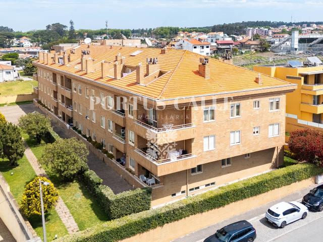 Apartamento T1+1 a 300mts da Praia entre Miramar e Francelos