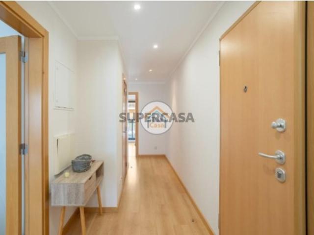 Apartamento T1+1 à venda no Marina Village Olhão com piscina no rooftop