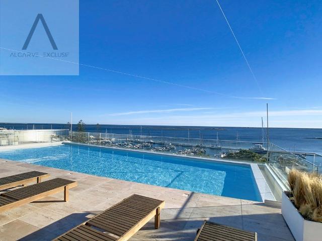 Apartamento T1+1 de Luxo com Vista Ria Formosa, Piscinas e E. 100m² Olhão