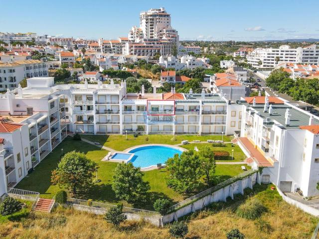 Apartamento T1+1 em Albufeira com piscina e garagem 82m² Albufeira Olhos de Água