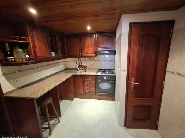 Apartamento T1+1 em Alfama entre o Panteo Nacional e a Estao de San