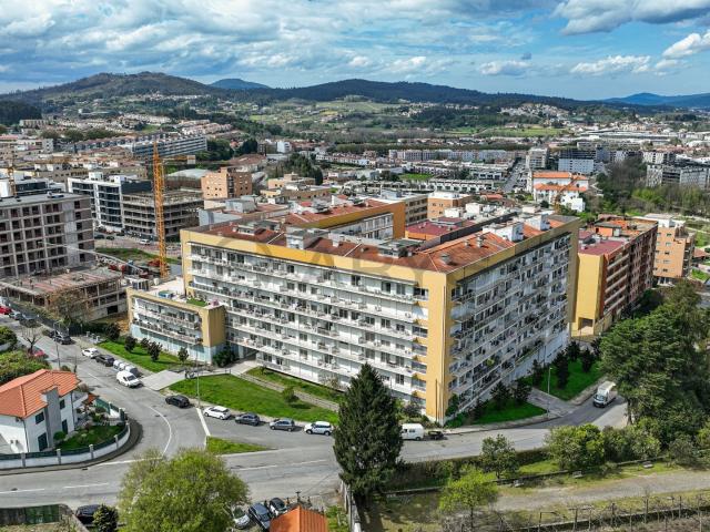 Apartamento T1+1 em Real