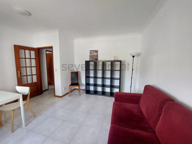 Apartamento T1+1, mobilado, ao Pólo Universitário e Hospital São João