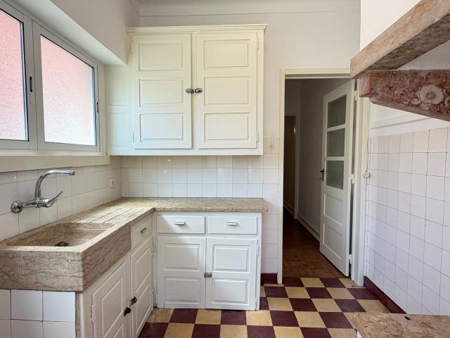 Apartamento T1+1 Moscavide R/C Alto Central