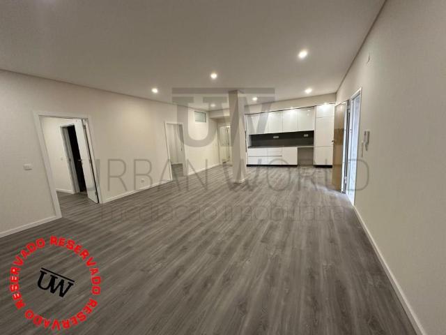 Apartamento T1+1 Novo Casal de Cambra 90m² Casal De Cambra