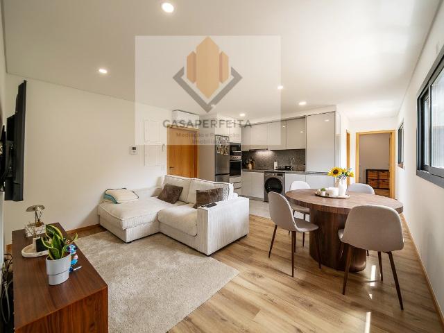 Apartamento T1+1 Novo com Lugar de Garagem Próximo ao Cent. 85m² Pedroso