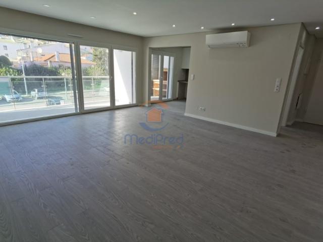 Apartamento T1+1 NOVO, em condomínio privado, com Terraço e BOX | Loures