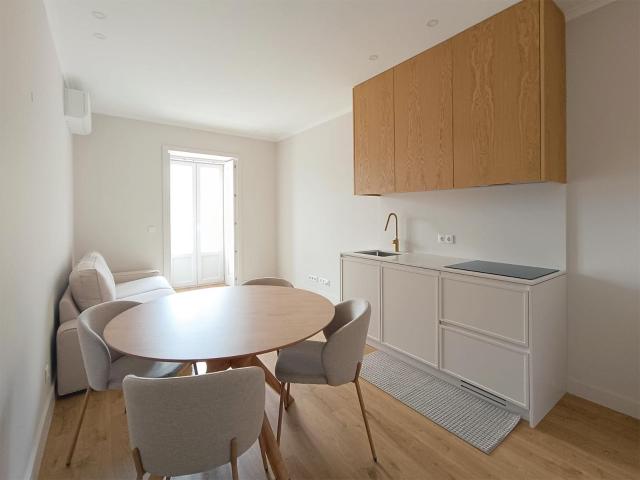 Apartamento T1+1 novo, equipado e mobilado, com varandas e lugar de garagem em S. Vítor em Braga para arrendamento