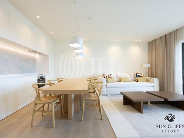 Apartamento T1+1, novo, no Sun Cliffs Resorte, em Lagos, Algarve