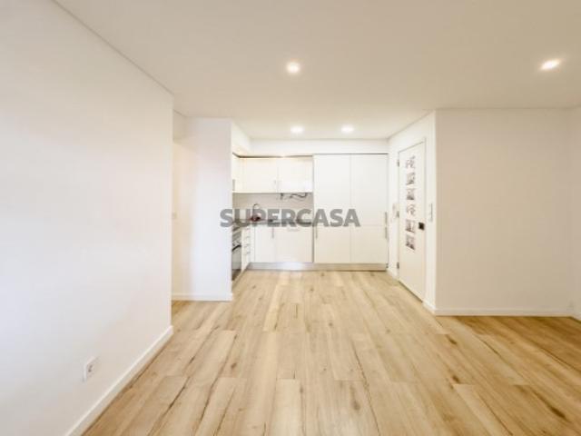 Apartamento T1+1 no Alto da Castelhana a 5 minutos de Cascais