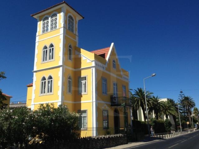 Apartamento T1+1 na Azarujinha