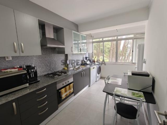 Apartamento T1+1 na Rinchoa