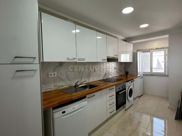 Apartamento T1+1 na Venteira