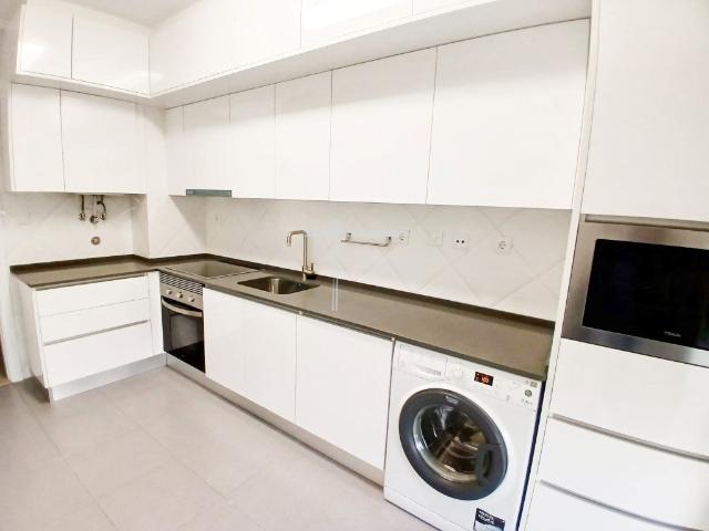 Apartamento T1+1 Quinta do Serrado Em frente à Faculdade 55m² Caparica e Trafaria